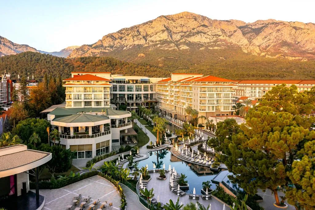 Akra Kemer, pamje e hotelit në Kemer