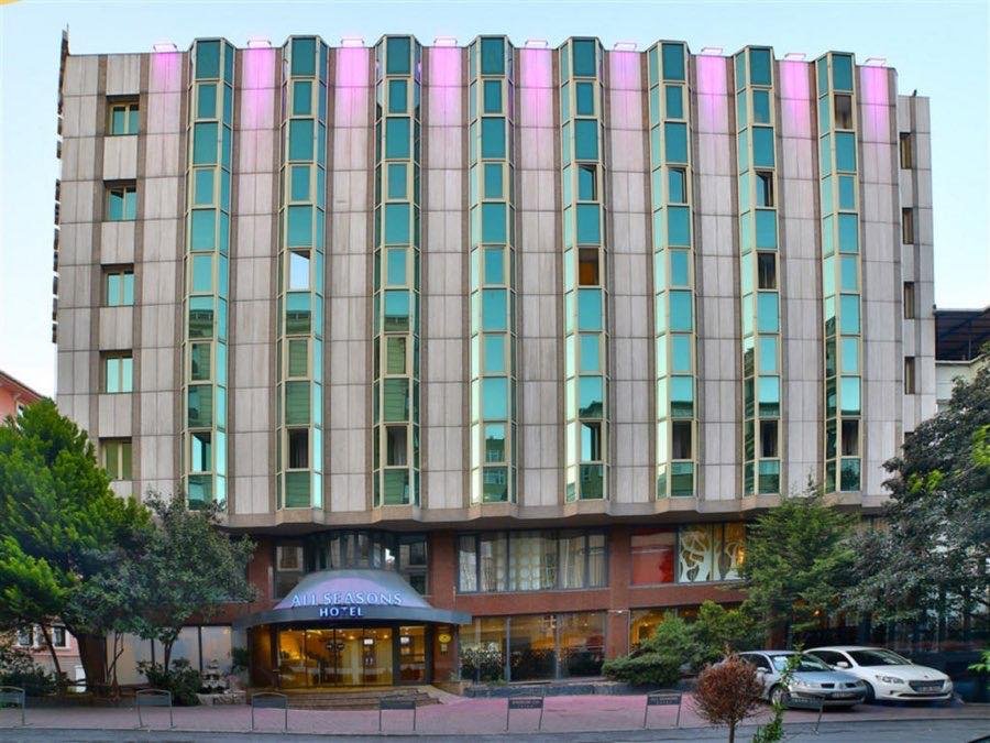 All Seasons Hotel, Stamboll