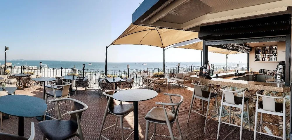 Aprilis Hotel, pamje e hotelit në Stamboll