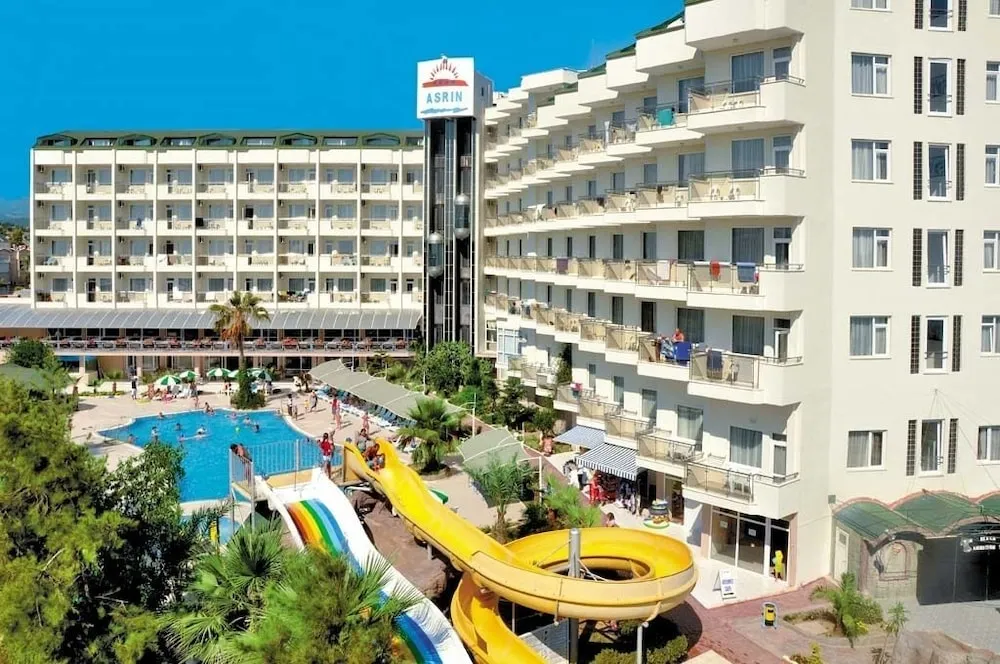 Asrin Beach Hotel, pamje e hotelit në Alanya