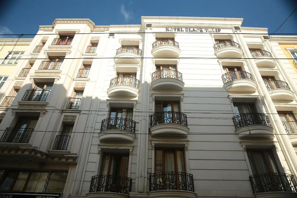 Black Pearl Hotel, pamje e hotelit në Stamboll