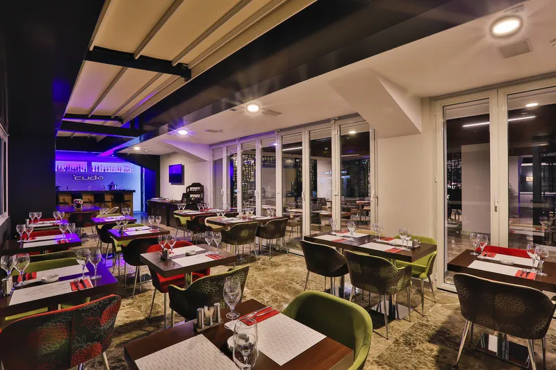 Business Life Hotel & Spa Şişli, pamje e hotelit në Stamboll