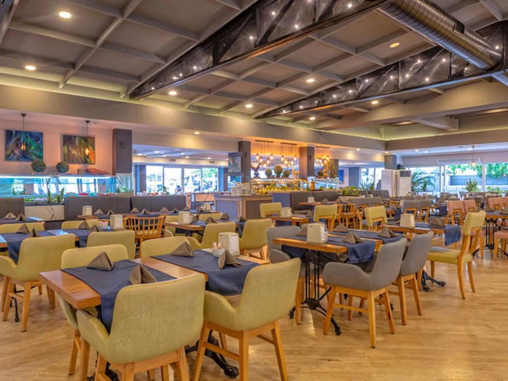 Club Hotel Sunbel, pamje e hotelit në Kemer