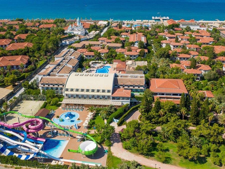 Club Nena, Side