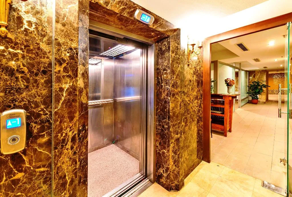 Dab Hotel, pamje e hotelit në Stamboll