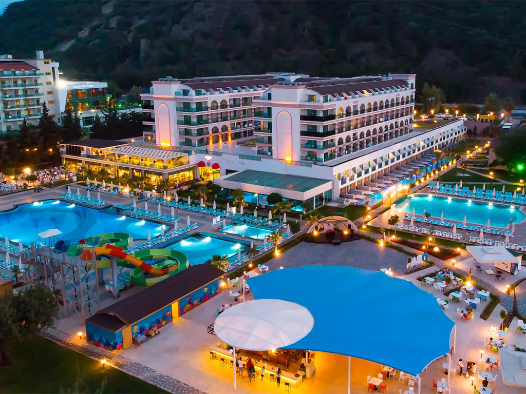 Dosinia Luxury Resort, pamje e hotelit në Kemer