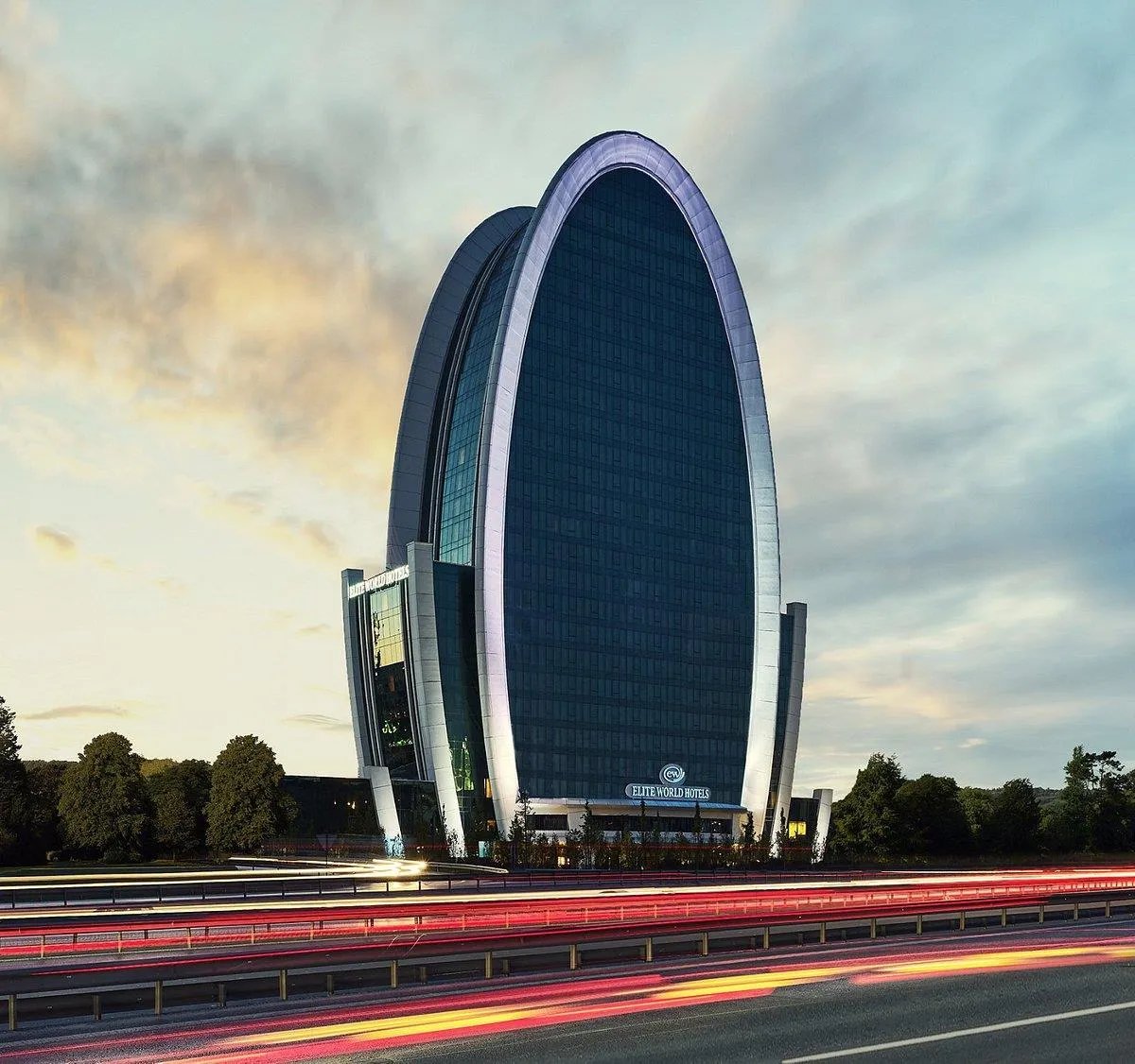 Elite World Grand İstanbul Basın Ekspres Hotel, pamje e hotelit në Stamboll