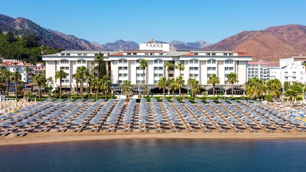 Faros Premium Beach Hotel, pamje e hotelit në Marmaris
