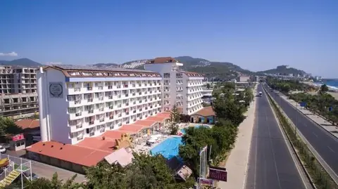 First Class Hotel, fotografia 8 nga 20