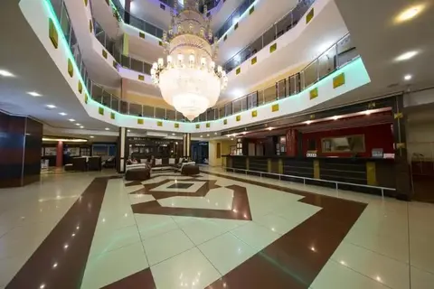 First Class Hotel, fotografia 11 nga 20