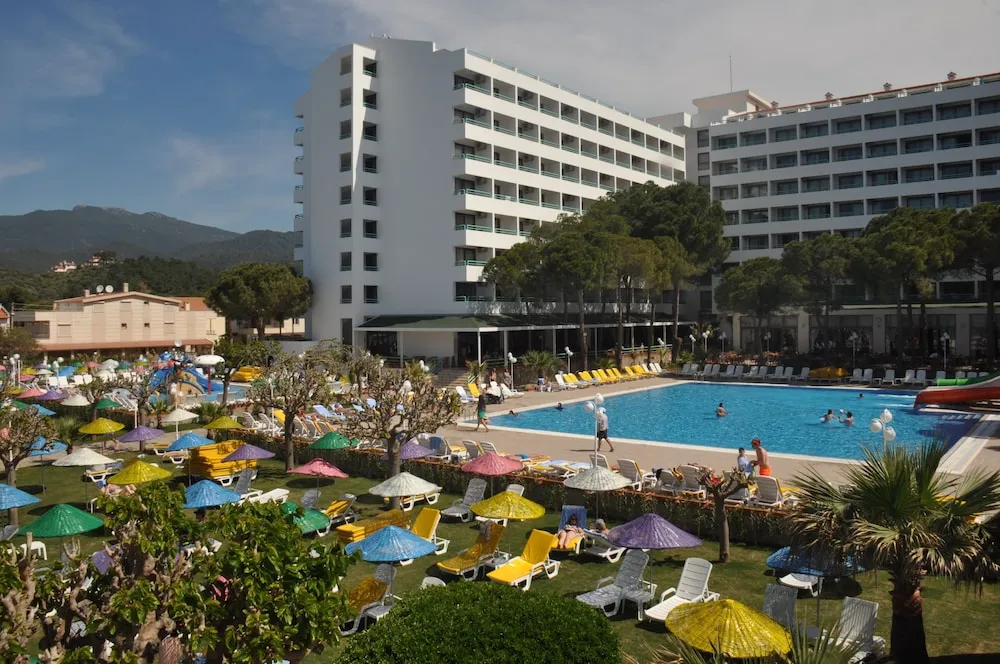 Grand Efe, pamje e hotelit në Özdere