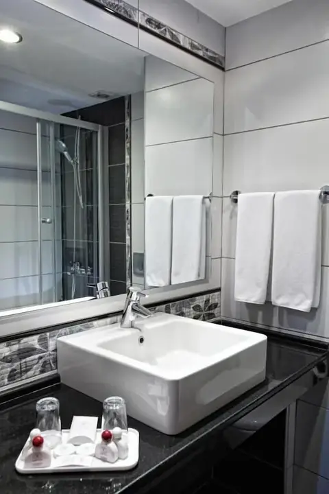 Grand Halic Goldenhorn, fotografia 17 nga 20