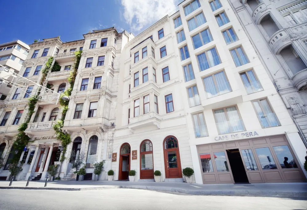Grand Hotel De Pera, pamje e hotelit në Stamboll