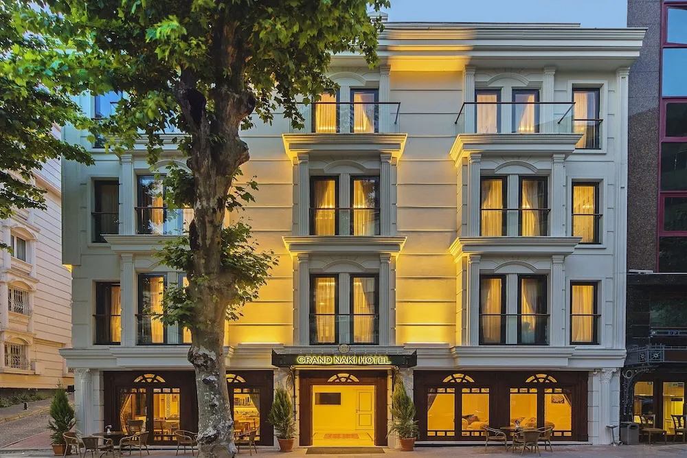 Grand Naki Hotel, pamje e hotelit në Stamboll