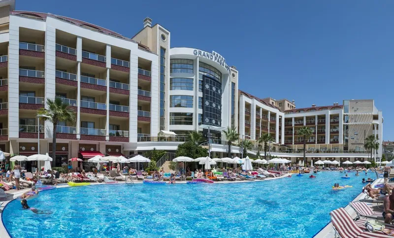 Grand Paşa Hotel, pamje e hotelit në Marmaris