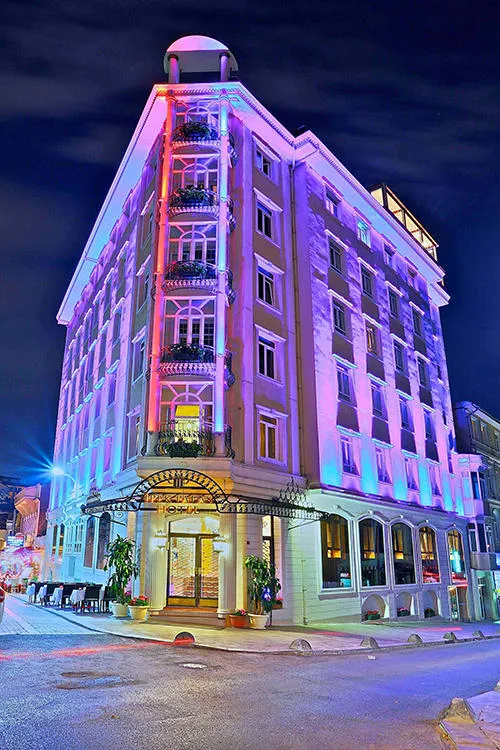 Ipek Palas, pamje e hotelit në Stamboll