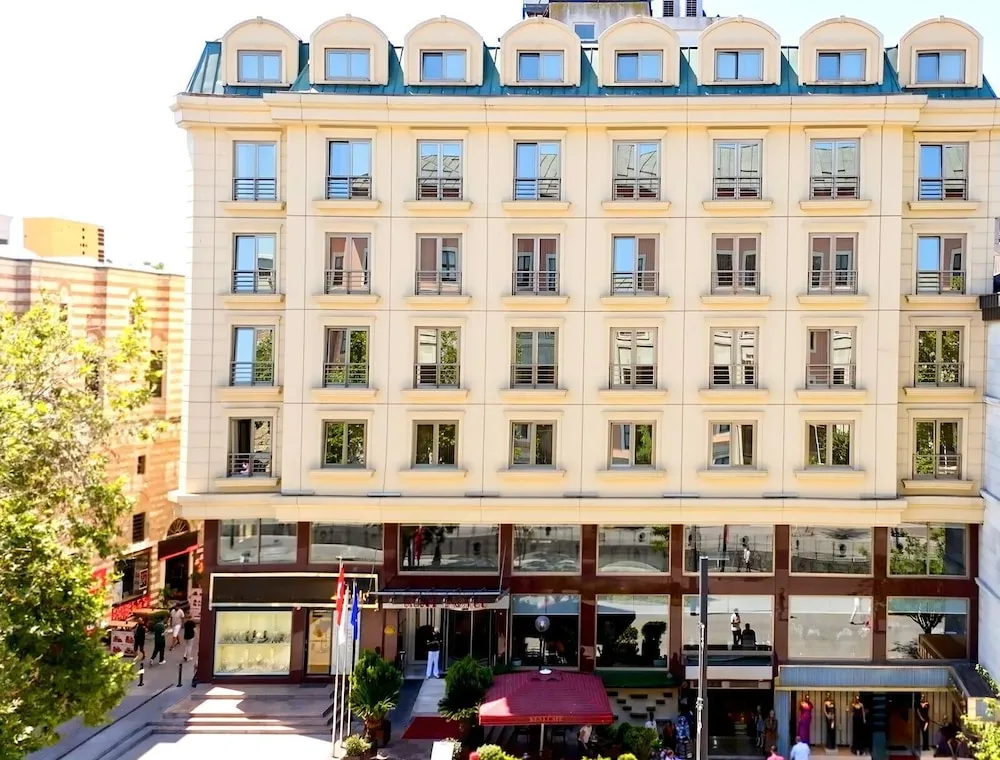 Kent Hotel, pamje e hotelit në Stamboll