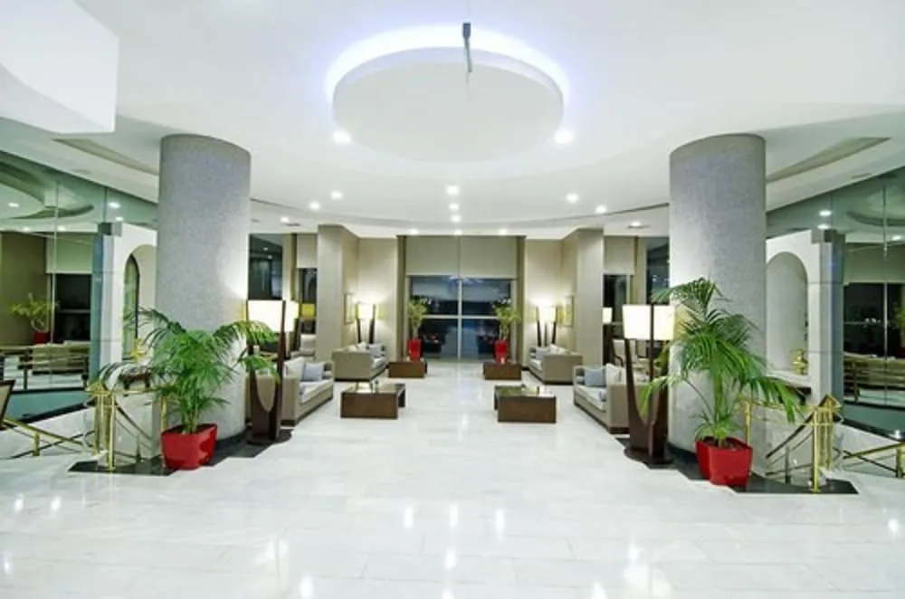 Korumar Hotel Deluxe, pamje e hotelit në Kusadasi