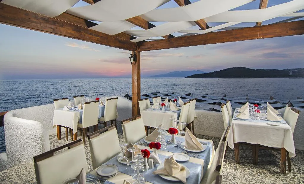 Kustur Club Holiday Village, pamje e hotelit në Kusadasi