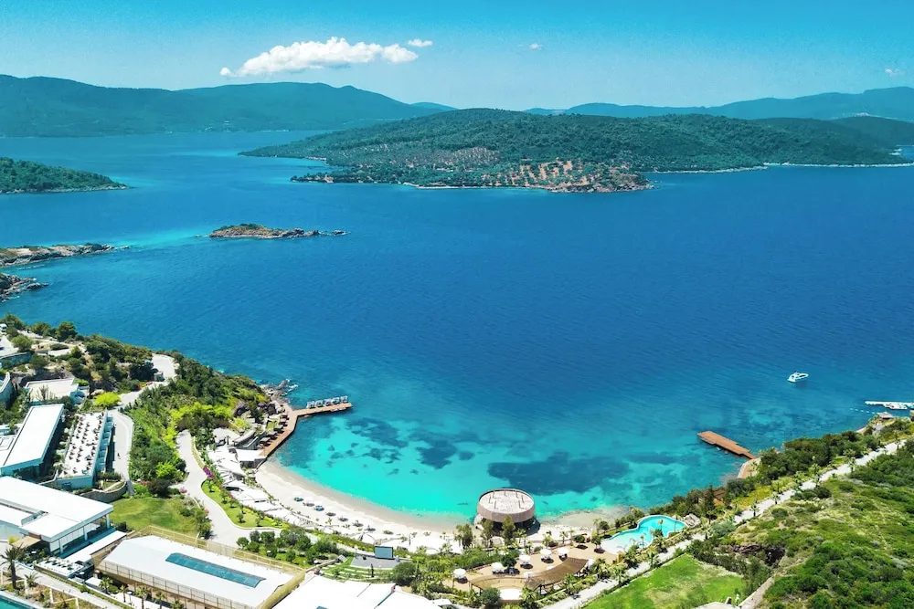 Le Méridien Bodrum Beach Resort, pamje e hotelit në Bodrum
