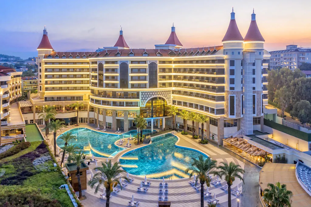 Leodikya Kirman Premium, pamje e hotelit në Alanya