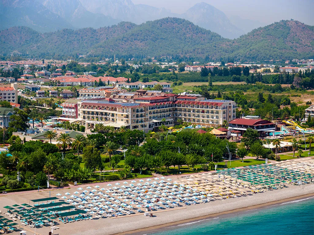 Loceanica Beach Resort, pamje e hotelit në Kemer