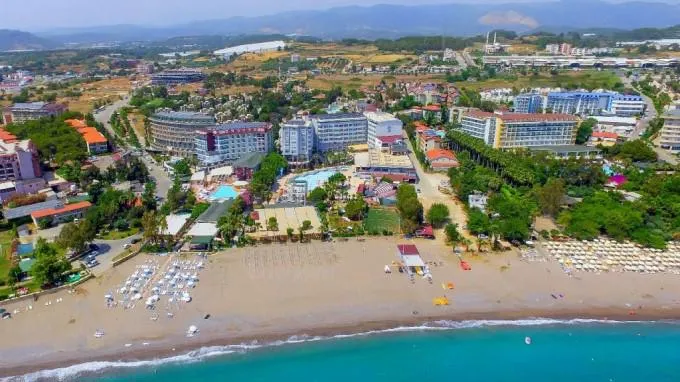 Mira Meridia Beach Resort, pamje e hotelit në Alanya