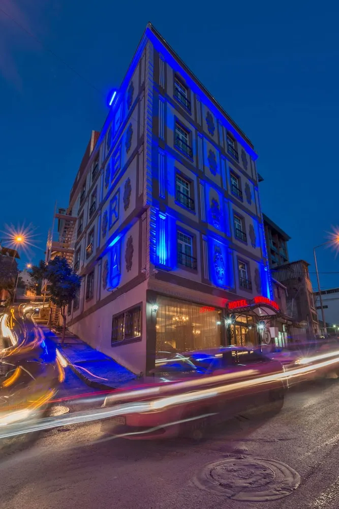 Montagna Hera Hotel, pamje e hotelit në Stamboll