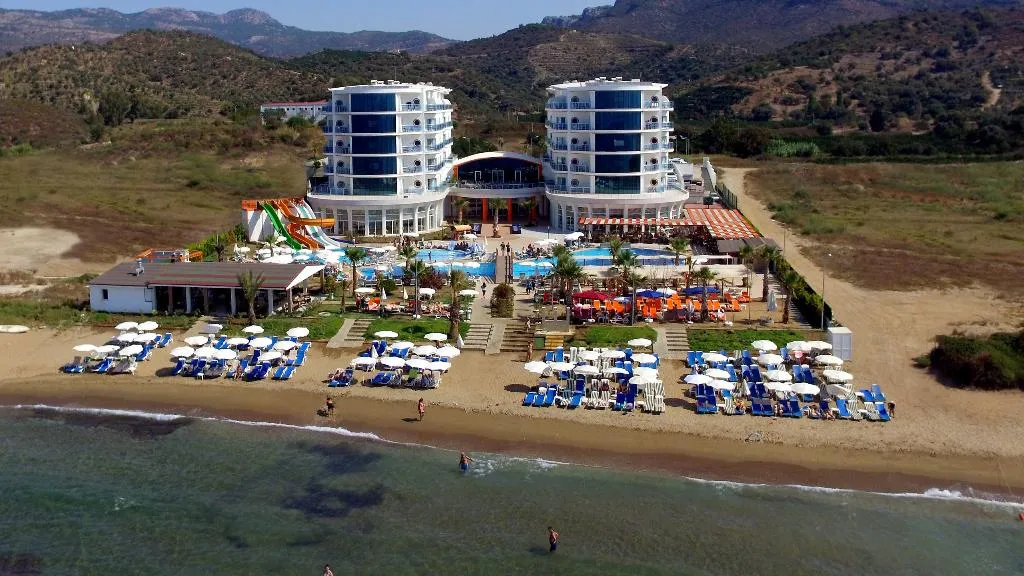 Notion Kesre Beach Hotel & Spa, pamje e hotelit në Özdere