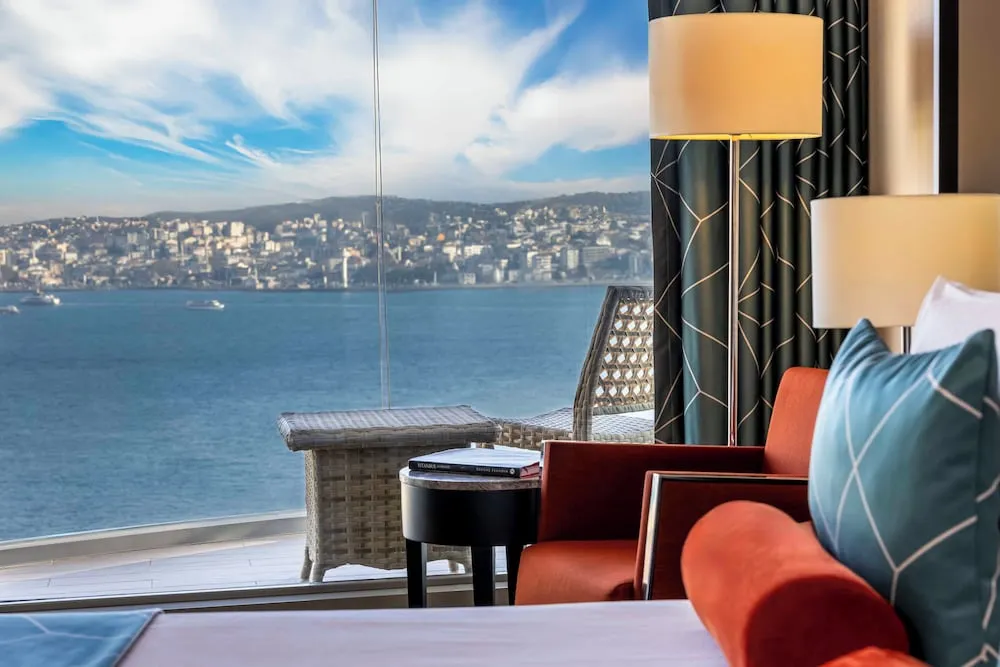 Opera Hotel Bosphorus, pamje e hotelit në Stamboll