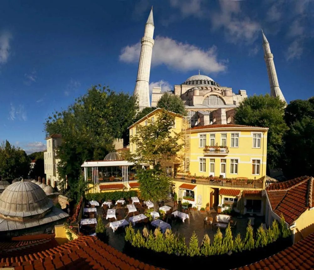 Ottoman Hotel Imperial, pamje e hotelit në Stamboll