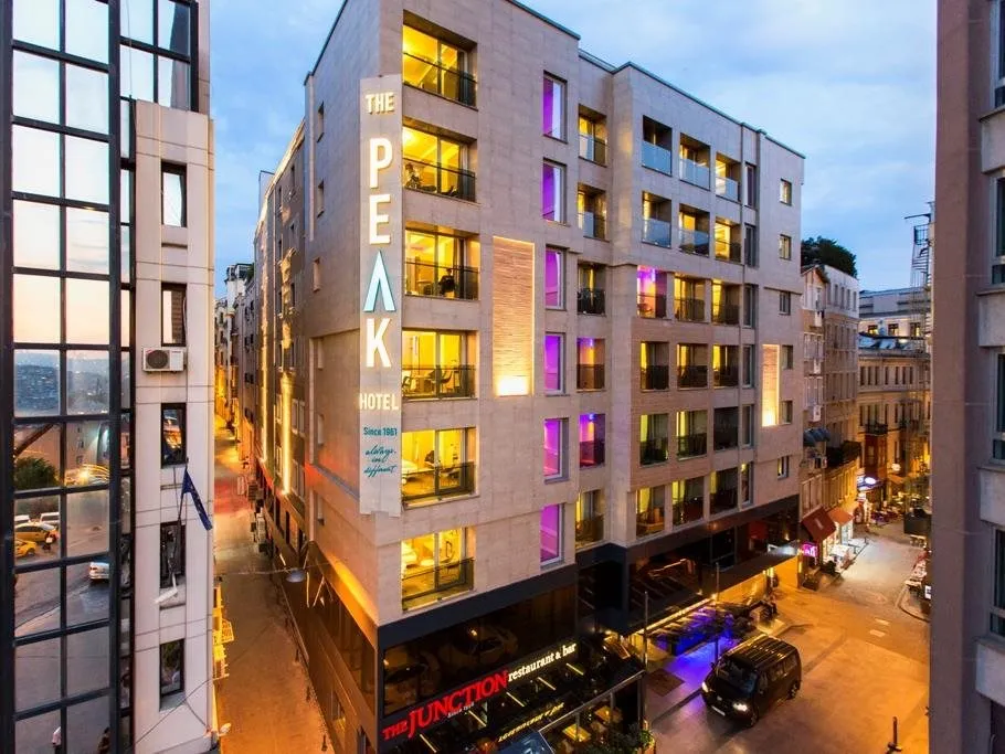 Ramada by Wyndham Istanbul Pera, pamje e hotelit në Stamboll