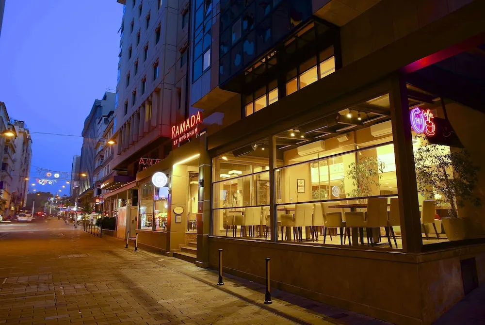 Ramada by Wyndham Istanbul Taksim, pamje e hotelit në Stamboll
