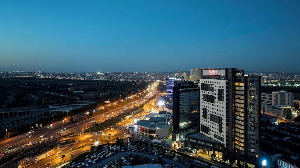 Ramada Plaza by Wyndham Istanbul Tekstilkent, pamje e hotelit në Stamboll
