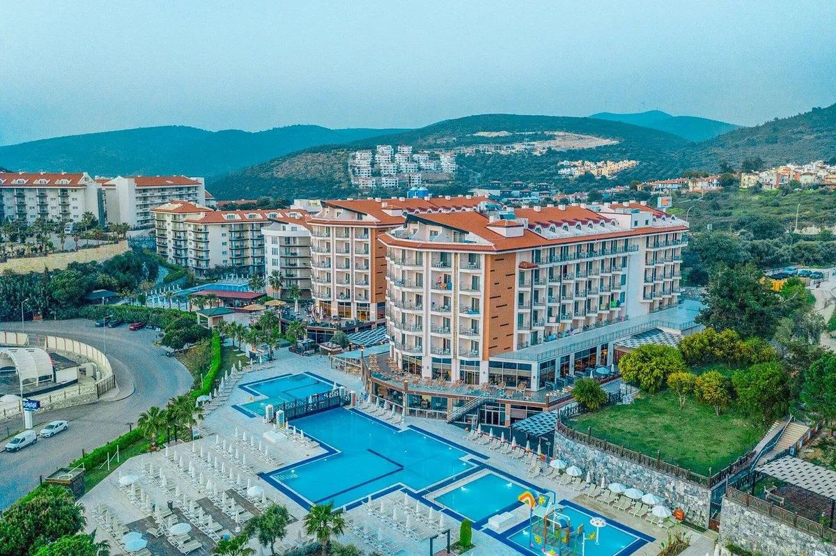 Ramada Resort by Wyndham Kusadasi, pamje e hotelit në Kusadasi