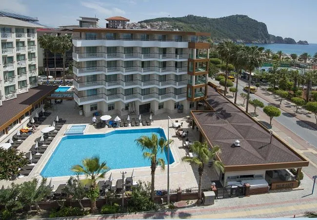 Riviera Hotel & Spa, pamje e hotelit në Alanya