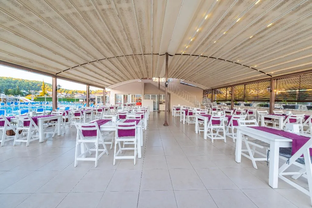 Sahra Su Holiday Village & Spa, pamje e hotelit në Fethiye