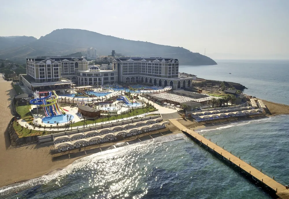 Sunis Efes Royal Palace Resort & Spa, pamje e hotelit në Özdere