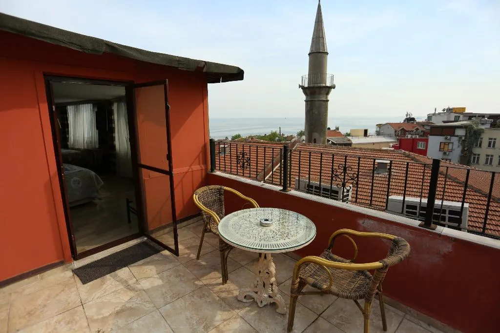 Tashkonak Hotel Istanbul, pamje e hotelit në Stamboll