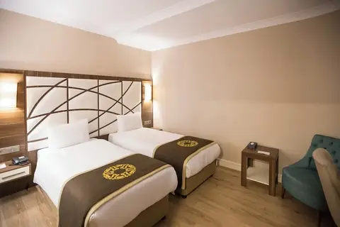 The Grand Mira Business Hotel, fotografia 17 nga 20