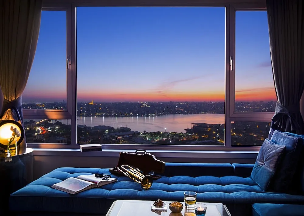 The Marmara Pera, pamje e hotelit në Stamboll