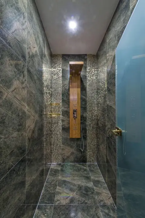 The Million Stone Hotel, fotografia 5 nga 20