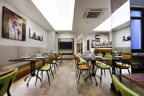 The White Orient Hotel, fotografia 5 nga 20